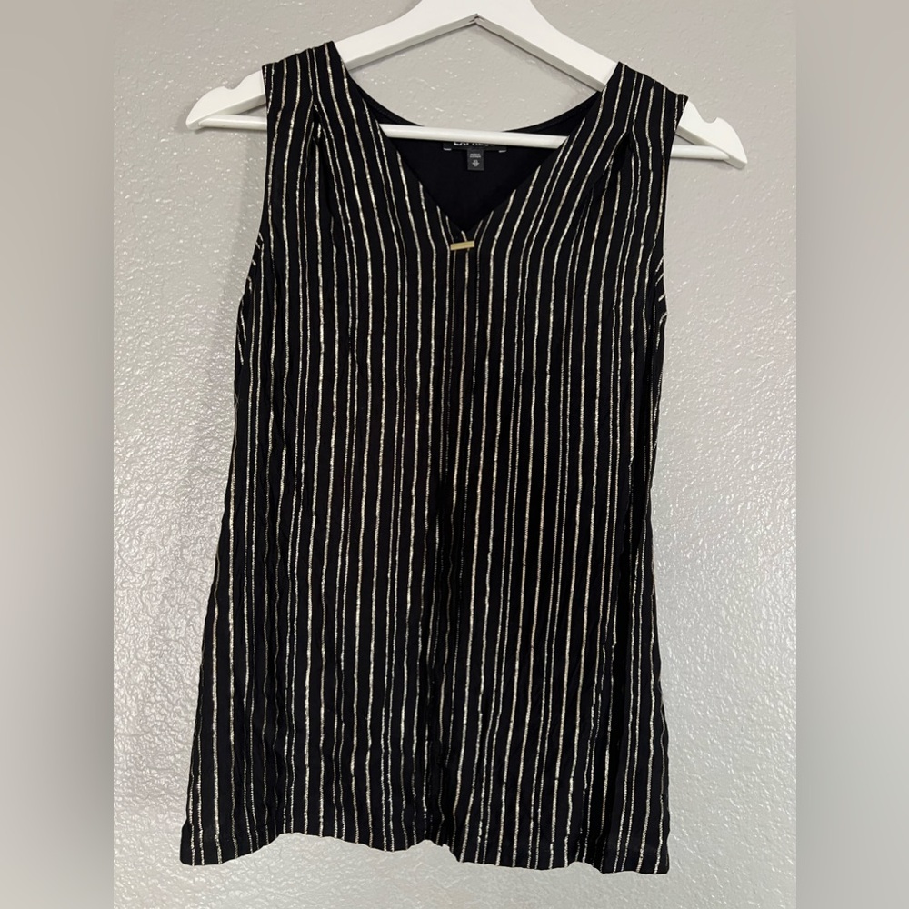 Express Womens Black & Gold Striped
Sleeveless Shell/Tunic Shirt size XS